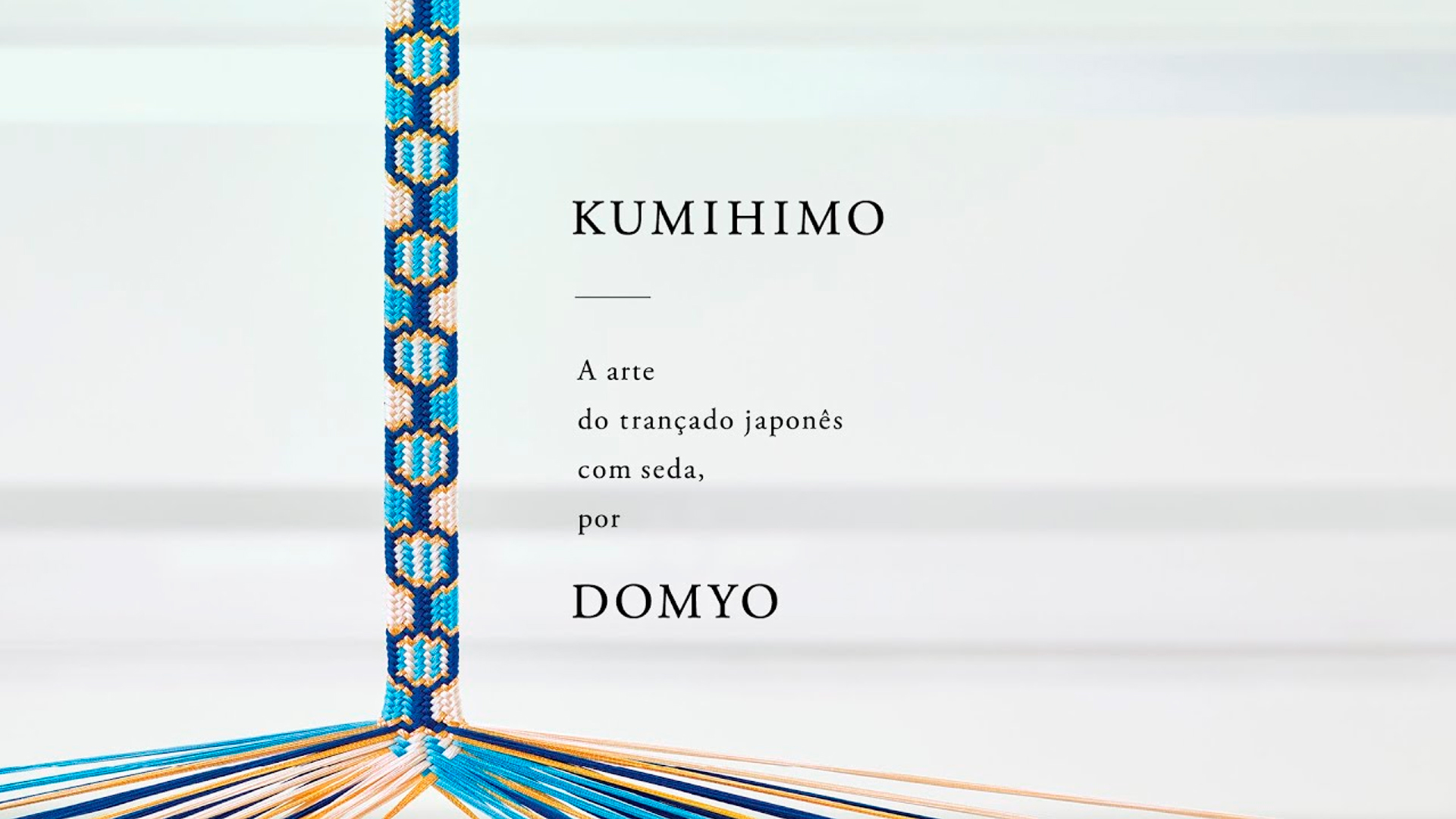 Logotipo da Exposição KUMIHIMO A ARTE DO TRANÇADO JAPONÊS COM SEDA